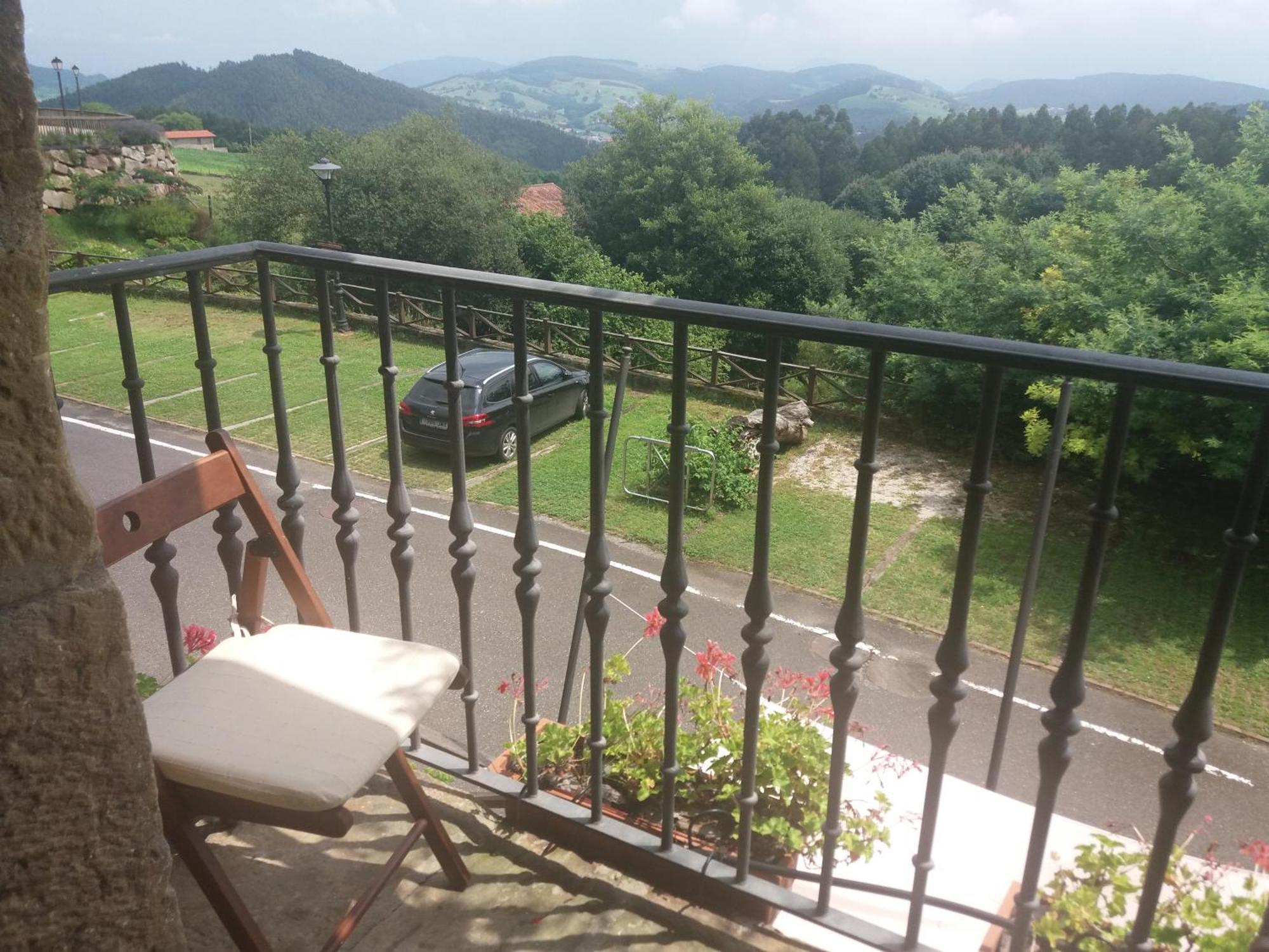 Fuente De Gueelo Guest House San Bartolomé de Meruelo Eksteriør bilde